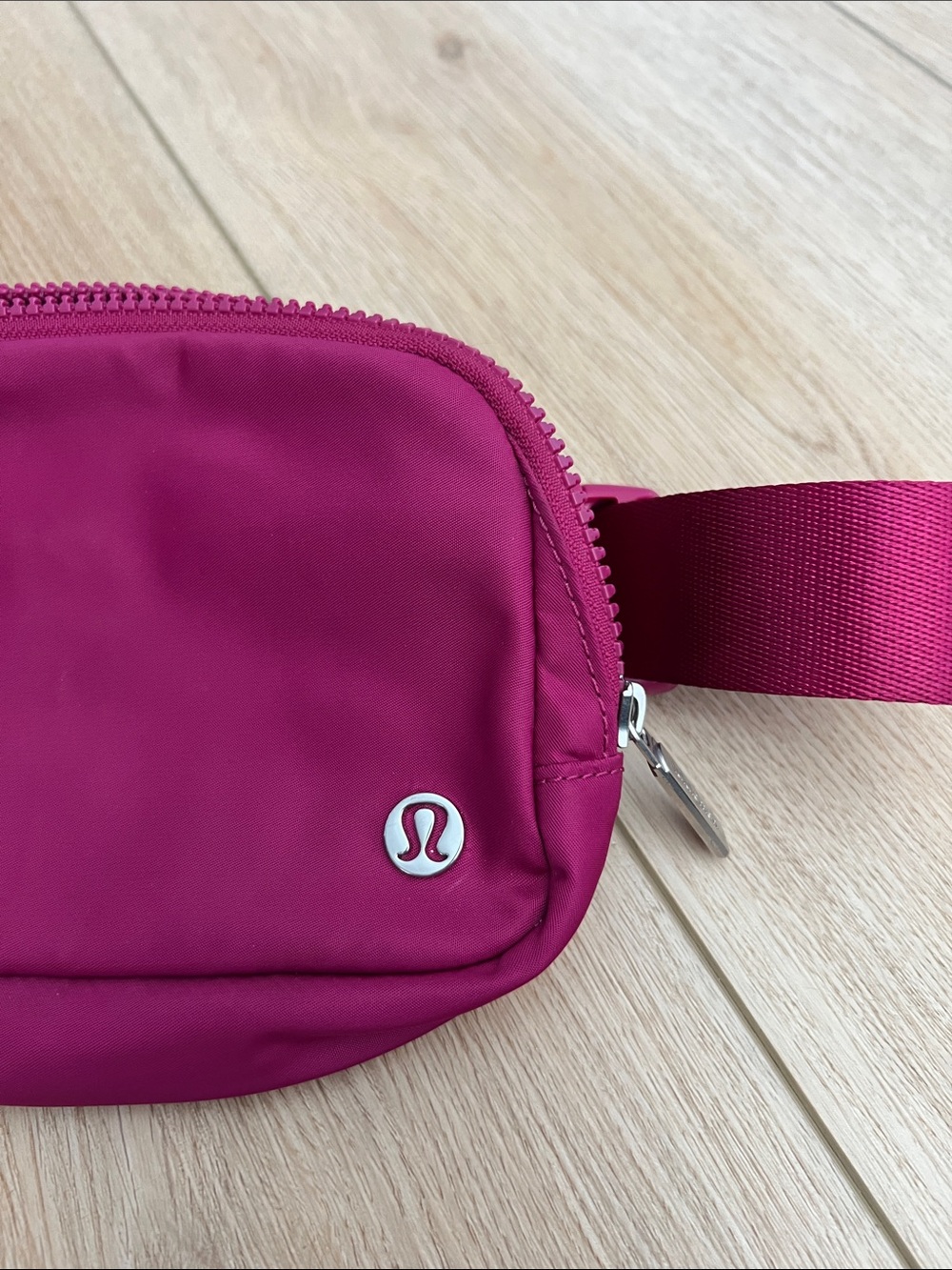 Lululemon Wild Berry Belt Bag - Picture 2 of 9
